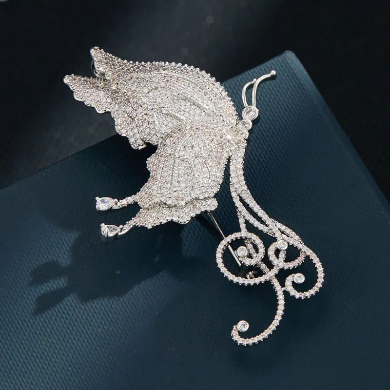 

Light Luxury High-end Phoenix Tail Butterfly Brooch Fashionable Elegant Inlaid Zirconium Exquisite Insect Clothing Accessories
