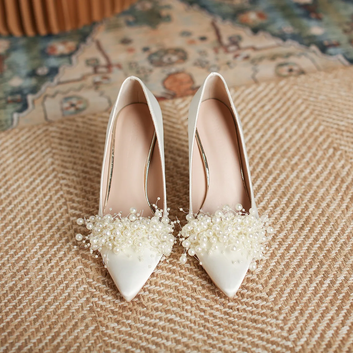 30-43 perle di strass estivi scarpe da sposa bianche da donna décolleté con tacco alto in raso a punta Sexy scarpe da sposa a spillo