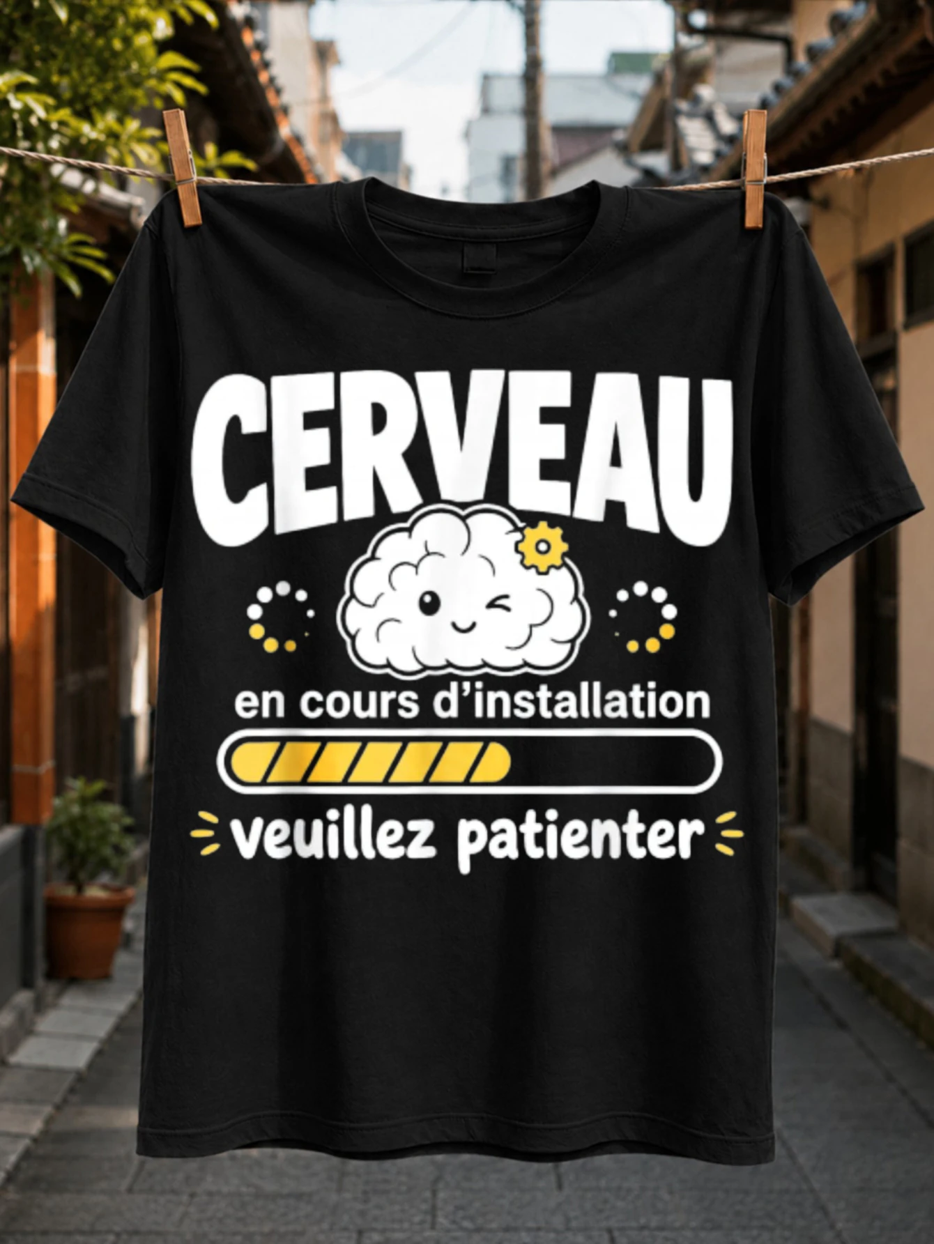 French Cerveau en cours installation quote with cute brain icon and yellow loading bar graphic  Unisex All T-Shirt