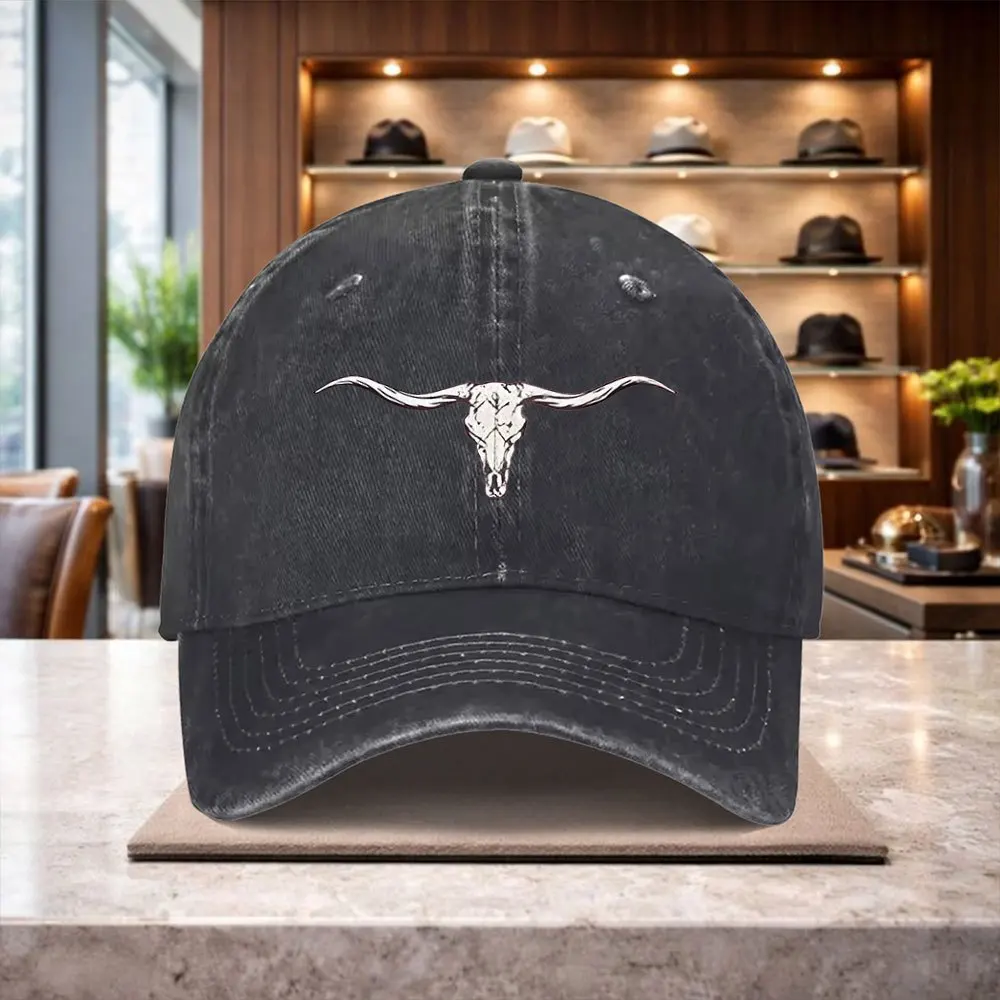 Une casquette de baseball tendance mettant en valeur un motif de crâne à longues cornes, idéale pour tous. Cette casquette haut de gamme et adaptable est idéale pour Re