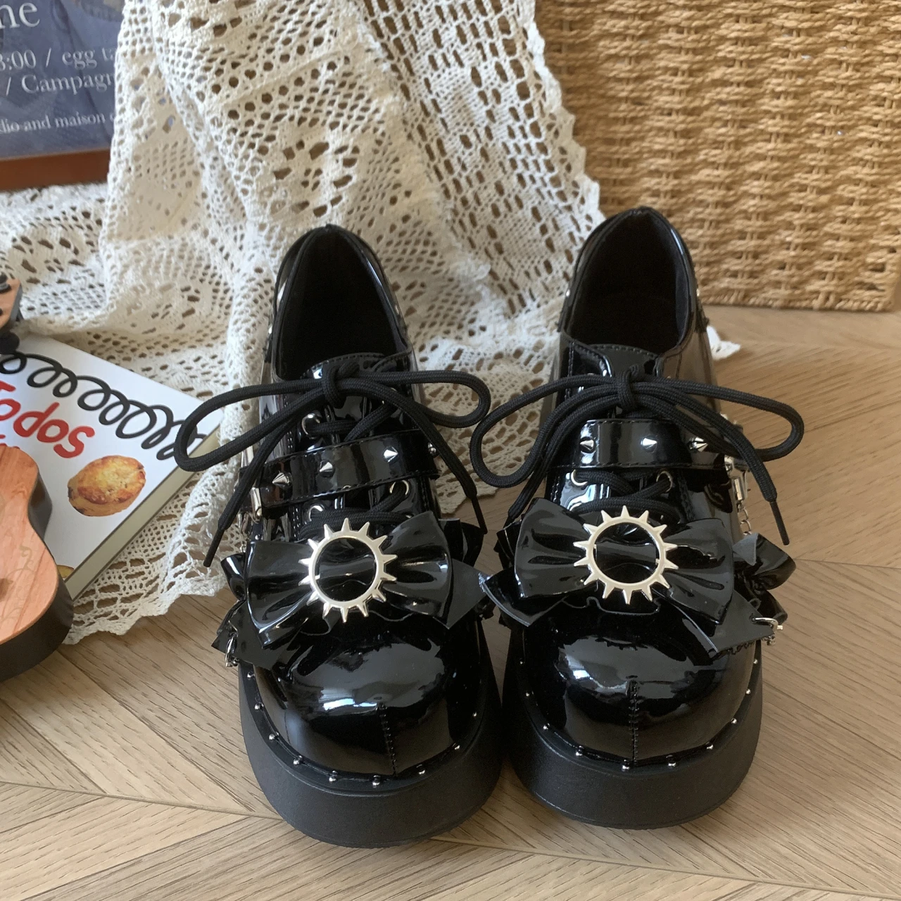 Zapatos informales de mujer estilo Punk negro de cuero Pu a la moda con tacón grueso, mocasines de nueva moda 2025 para mujer