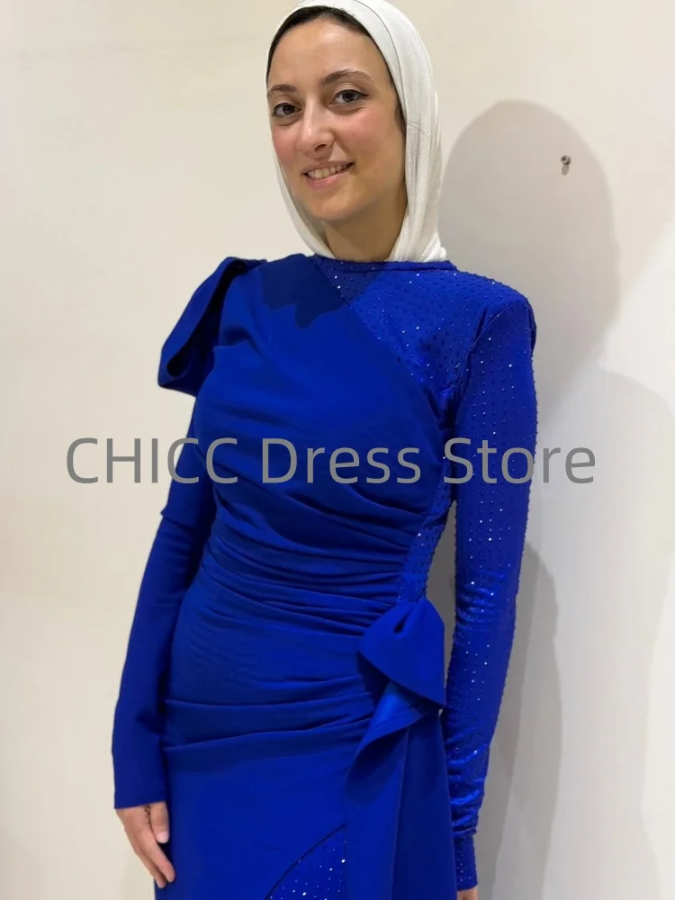 럭셔리 이슬람 이브닝 드레스 오-넥 긴 소매 공식 댄스 파티 드레스 플리츠 스팽글 블루 웨딩 게스트 파티 가운 맞춤형