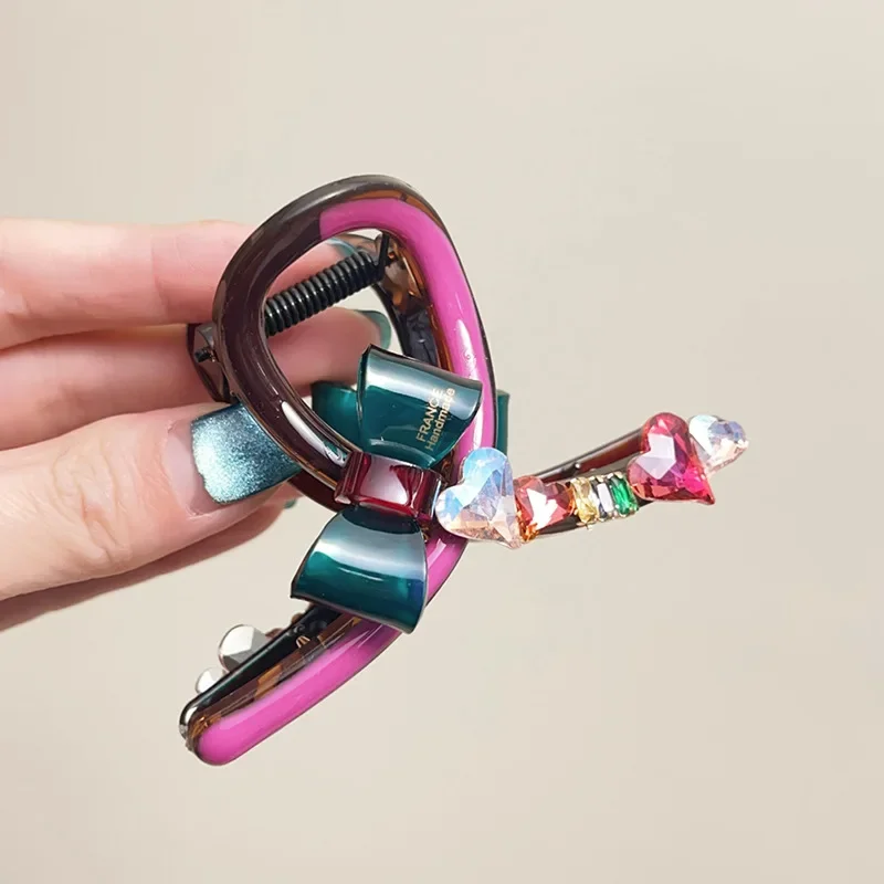 2025 Klip Ambil Merah Muda Barbie Tetes Kualitas Tinggi Bergaya Baru Klip Ambil Kristal Angin Kecil Klip Hiu Busur Asetat