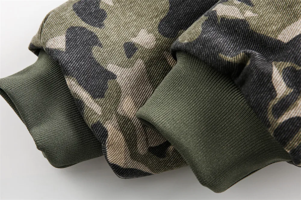 Herren Camo Blumenmuster Kunstfell Kapuzen-Bomberjacke Winter Dicke Fleece-Gefütterte Kurze Gefütterte Jacke Lose Y2K Streetwear Männliche Freizeit-Oberbekleidung – Detail 10