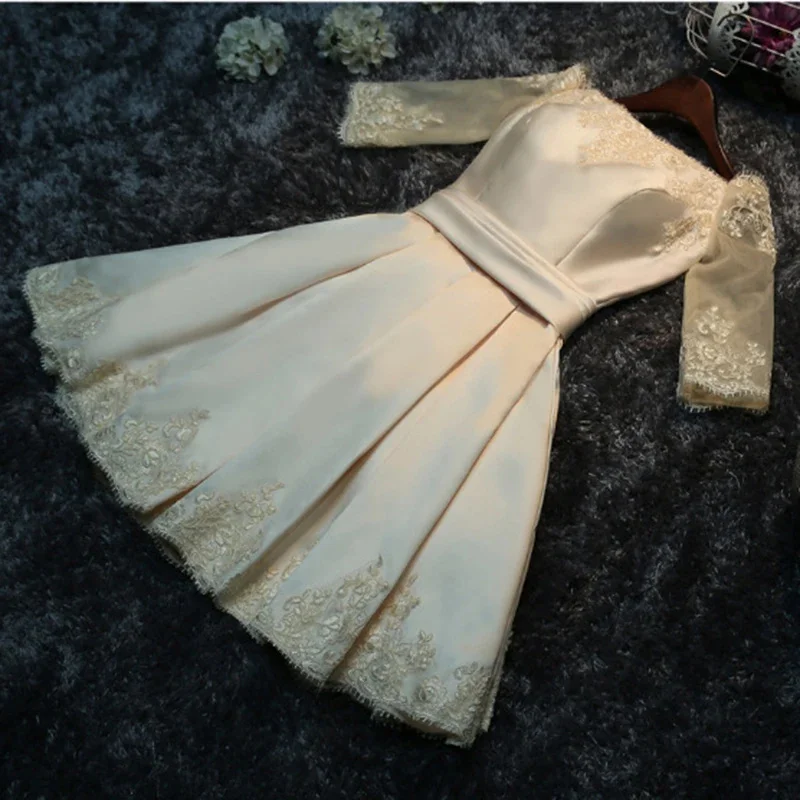 

Customized Champagne Flower Girl Dresses For Wedding Appliques Half Sleeves Satin Elegant Kids First Communion Banquet Prom Gown