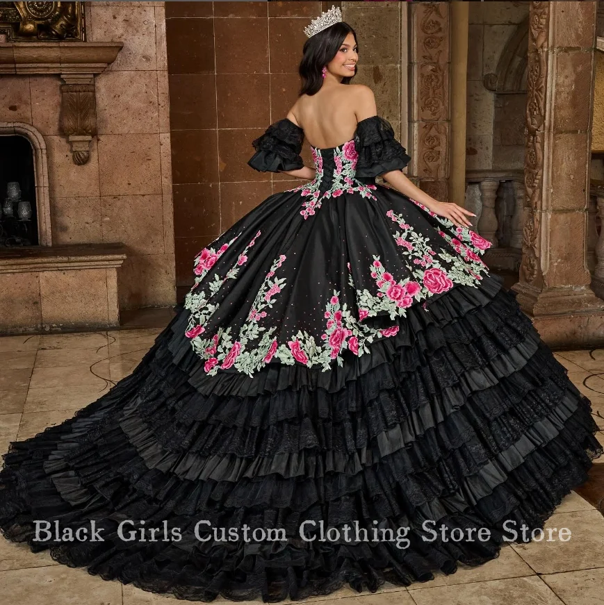 Robe Quinceanera corset en dentelle brodée florale 3D, robe de princesse mexicaine gonflée, robe de Rhnoire élégante, chérie de luxe