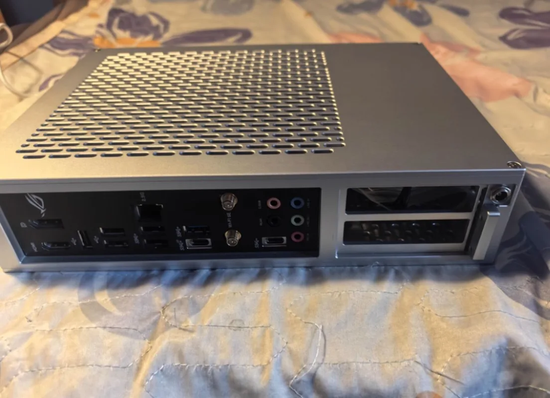 Beautiful Spot Lzmod 2.7-liter mini DC-RLY soft routing itx supports internal and external power supplies
