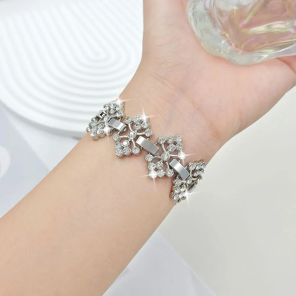 Metal Strap for Apple Watch Band Luxury Diamond Flower Bracelet Chain for Iwatch98765SE Ultra40 41 44 45 46 49mm Women Wrist