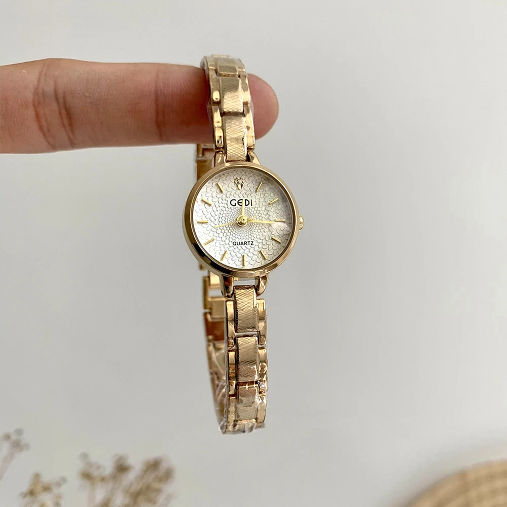 

Temperament Vintage Roman scale chain watch strap Quartz Watch For women's girl Student gift Women's accessories