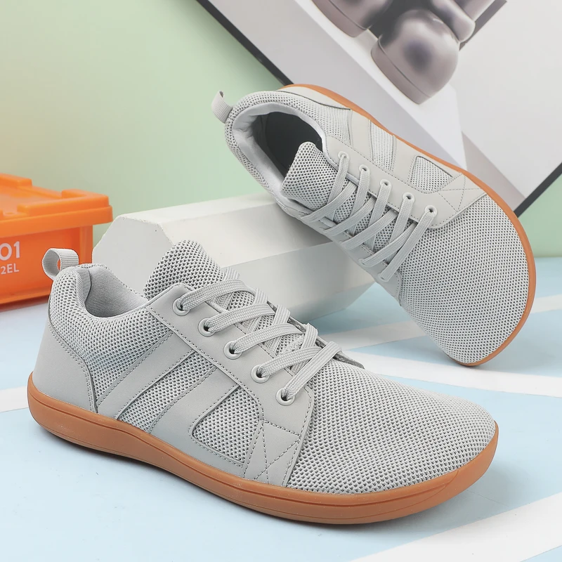 

Новые стильные мужские и женские удобные повседневные нескользящие мужские и женские комплексные тренировочные туфли на мягкой подошве в одном стиле