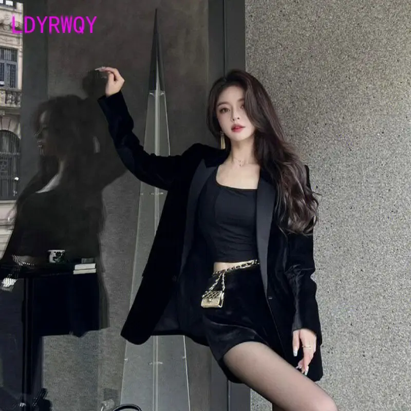 Velvet top with long sleeves, versatile daily suit, slim and casual black suit jacket for women in autumn