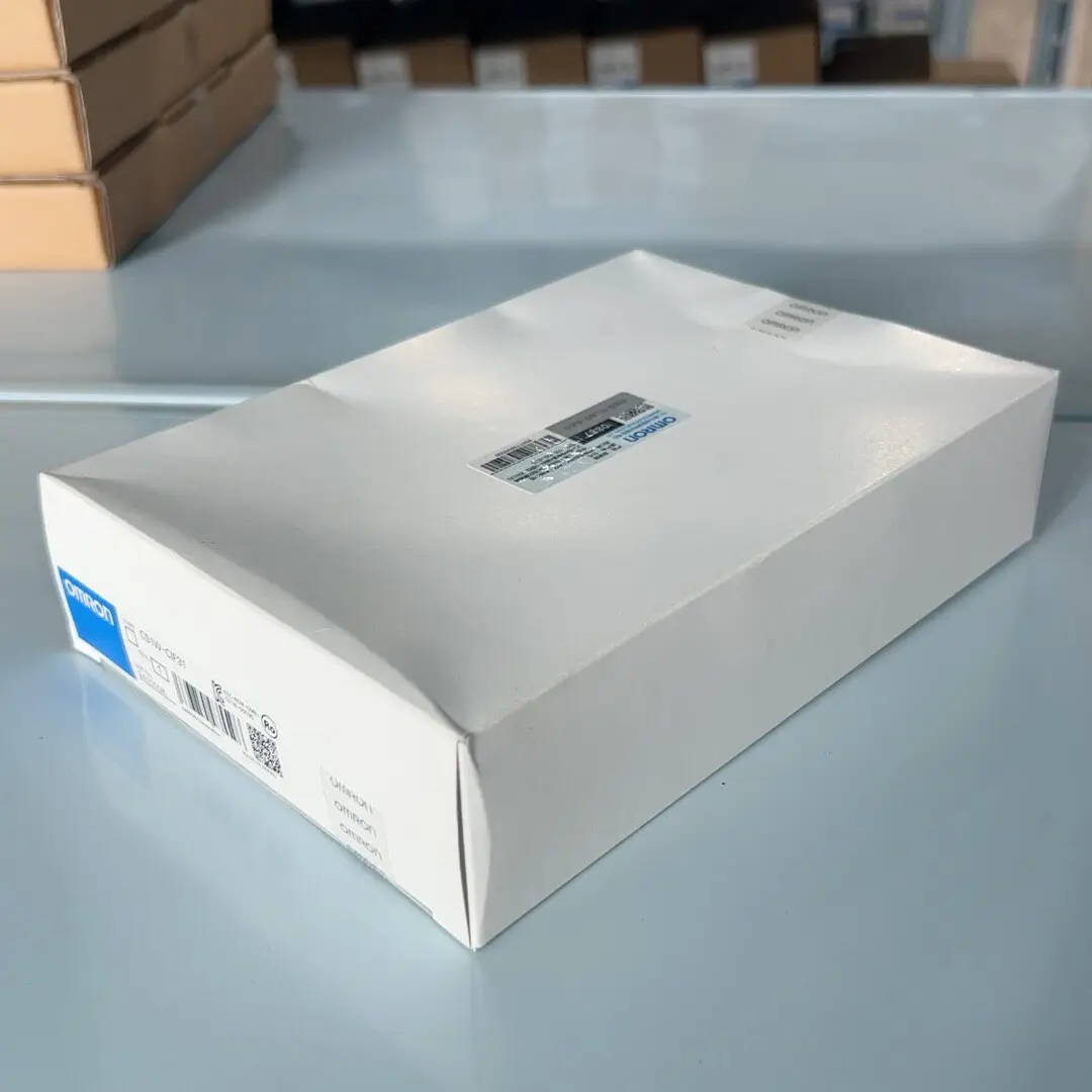 CS1W-CIF31 Omron OMRON connecting cable, original and genuine.