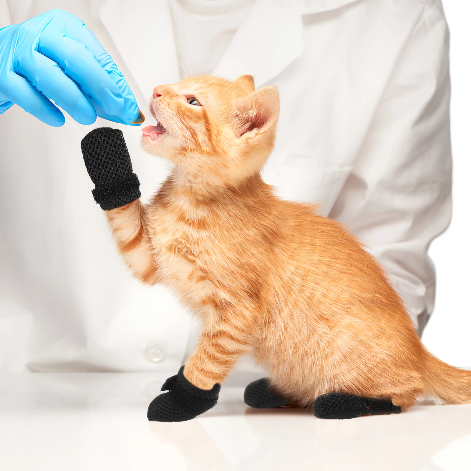 

4pcs Cat Shoes Adjustable Paw Protectors Durable Anti-scratch Boots For Cats Kitten Claw Caps Socks Pet Supplies