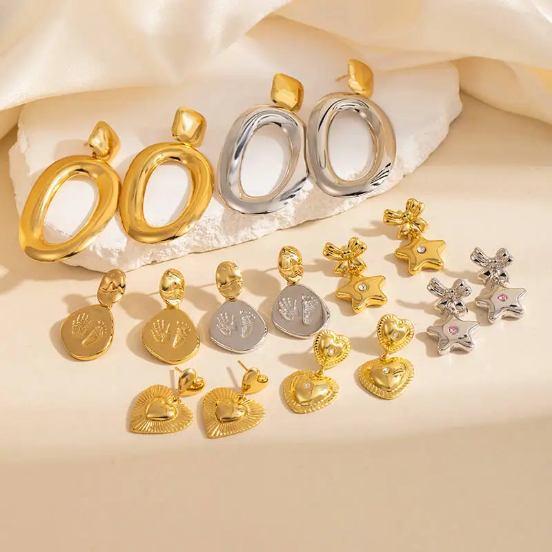 Simple stainless steel bow-shaped heart stud earrings for women, light luxury, niche, versatile and easy to pair. Ear jewelry.