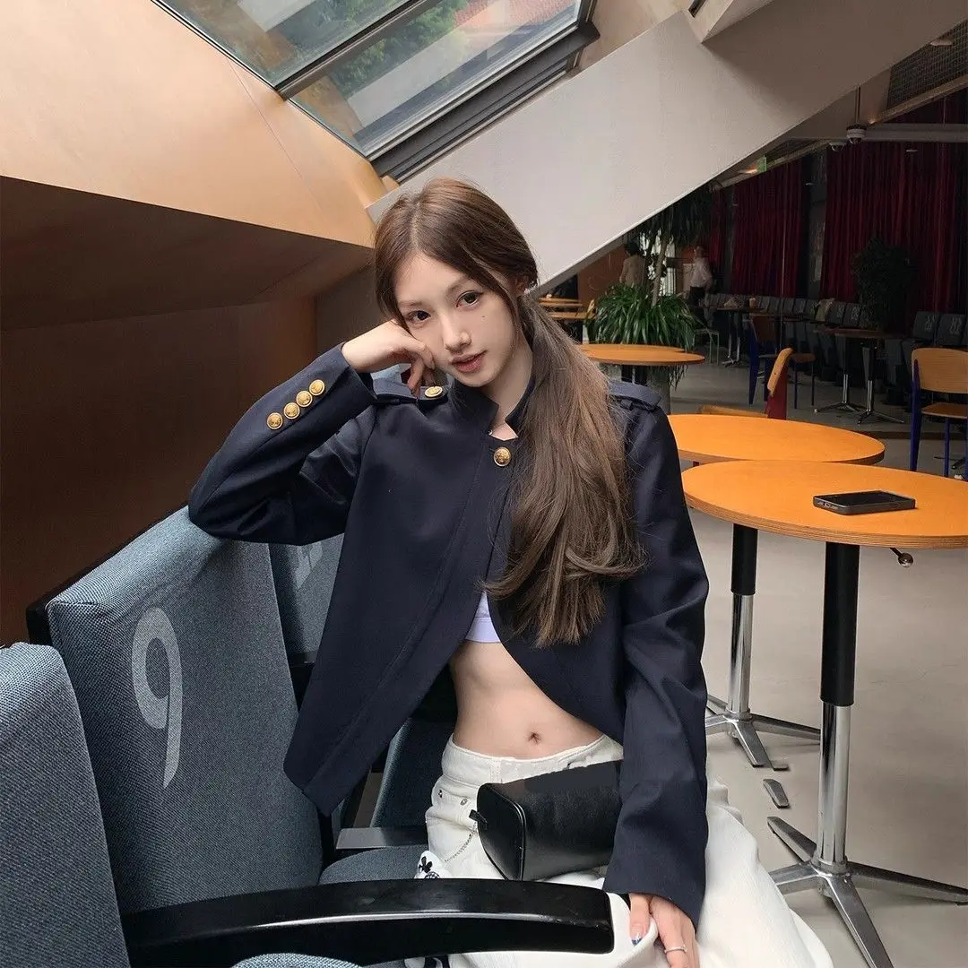 Front Shoulder Long Sleeve Button Coat Women's Early Autumn 2026 New Niche Retro Fashion Wear