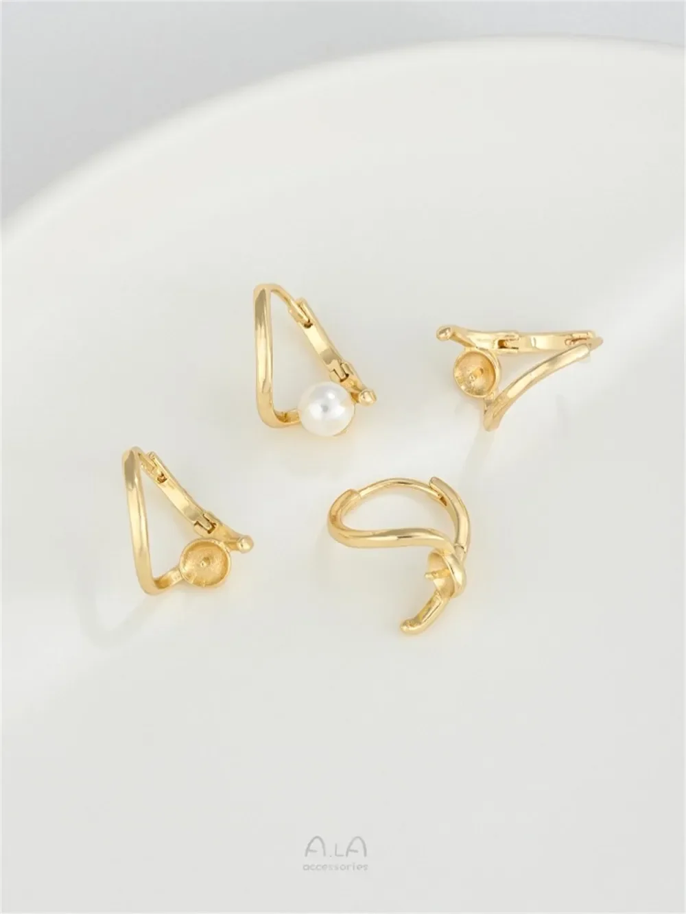 14K Gold-clad V-shaped Rectangular U-shaped Half-hole Bead Lug Buckle Diy Hand-bonded Pearl Hand-made Earrings Accessories E389