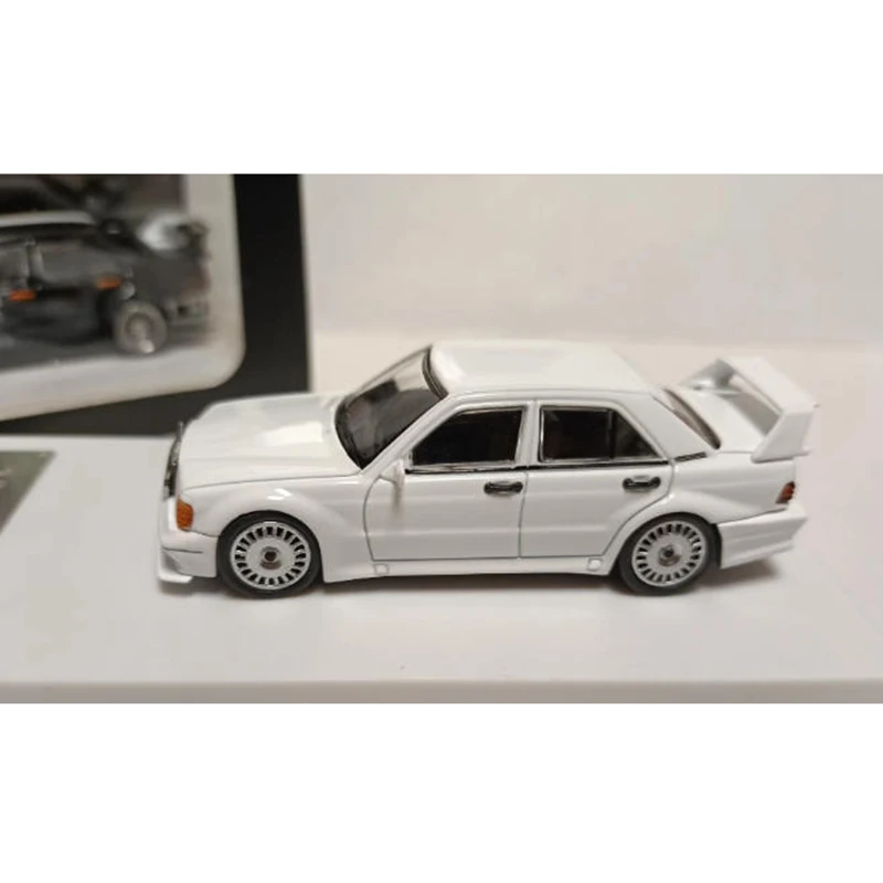 

Seeker 1/64 масштаб 190E W201 2,5-16 Evo модель автомобиля из сплава, классический сувенир для взрослых, подарок для хобби и игрушки