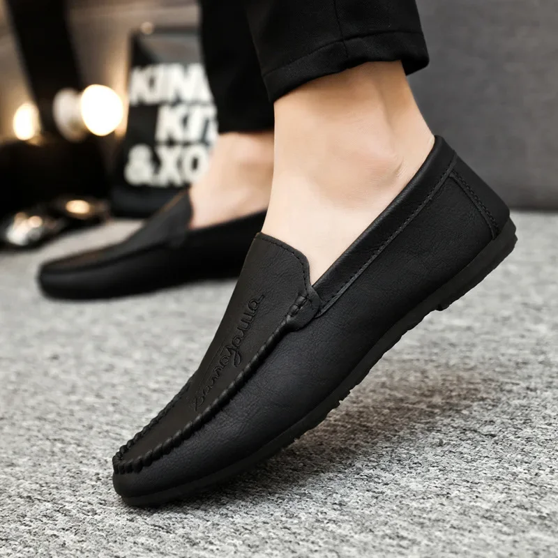 Men Casual Shoes 2024New Men\'s Loafers Comfortable Flat Casual Shoes Men Breathable Moccasins Slip-On Soft Leather Driving Shoes