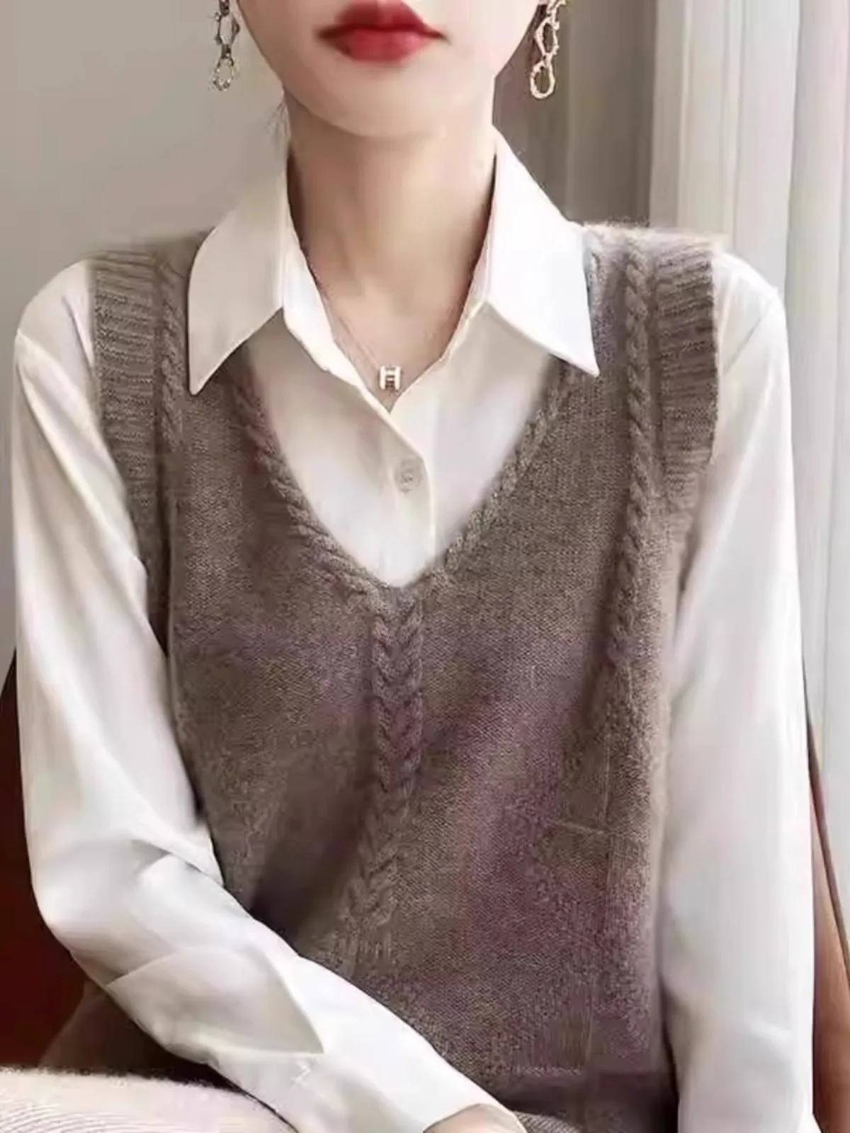 

Свободный женский вязаный шерстяной жилет Svel V-Ne Cloud Texture Верхняя одежда Faionable Commute Sle Обычная длина Цвет