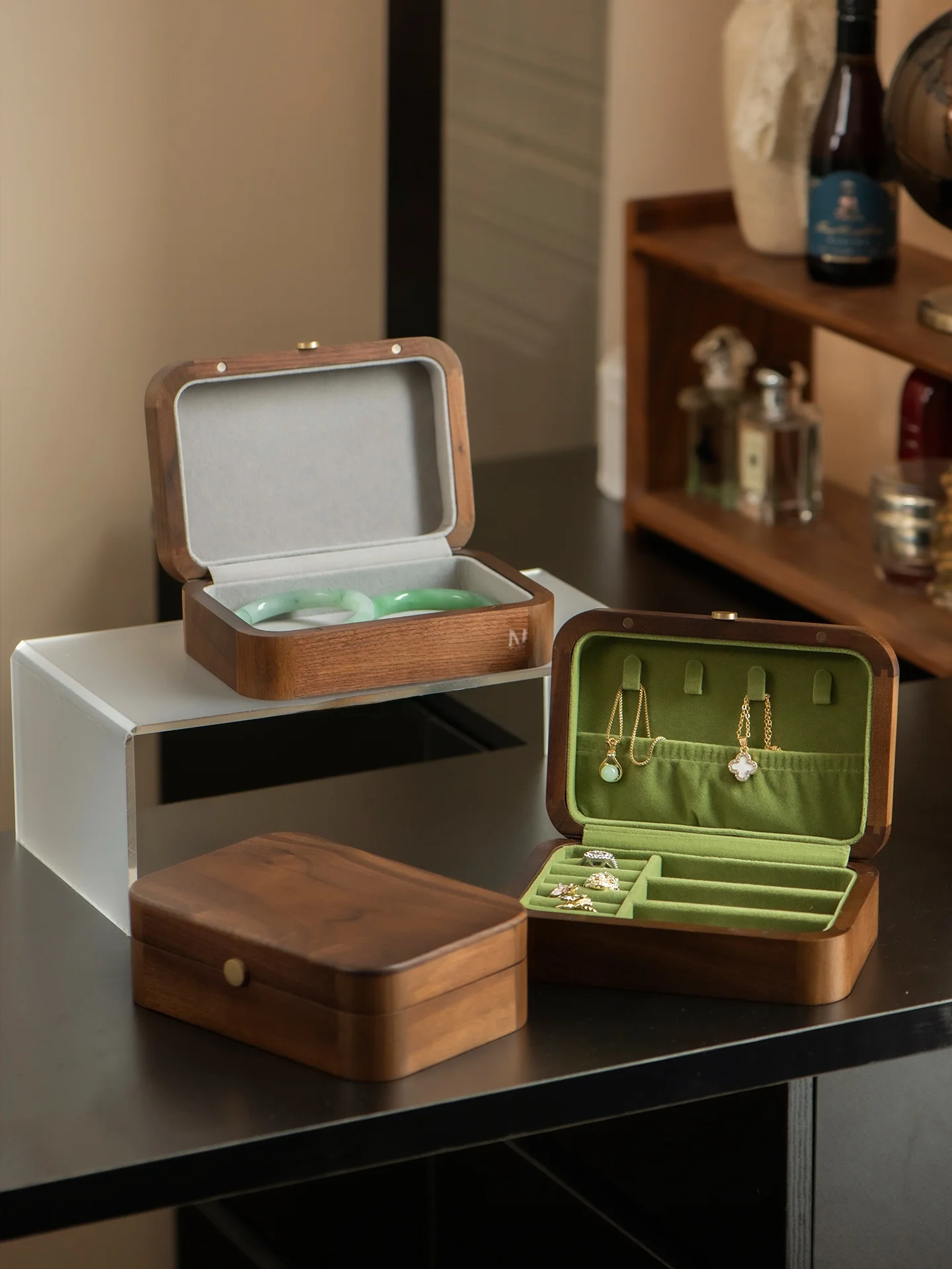 Portable Travel  Luxury  Wood Jewelry Box Necklace Ring Multi-Function Storage Organizer for Outdoors 80s Vintage