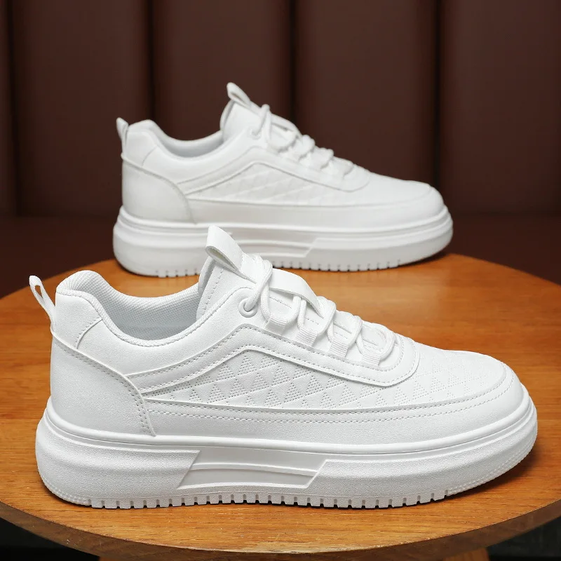 

White Men's Casual Sneakers Outdoor Light Walking Shoes For Men 2025 Fashion Platform Non-slip Tennis Shoes Male Tenis Masculino