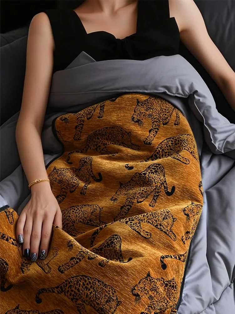 

Lushun Leopard Print Pillow Cover Duvet Living Room Sofa Car High End Air Conditioned Blanket Sofa Blanket Two in One