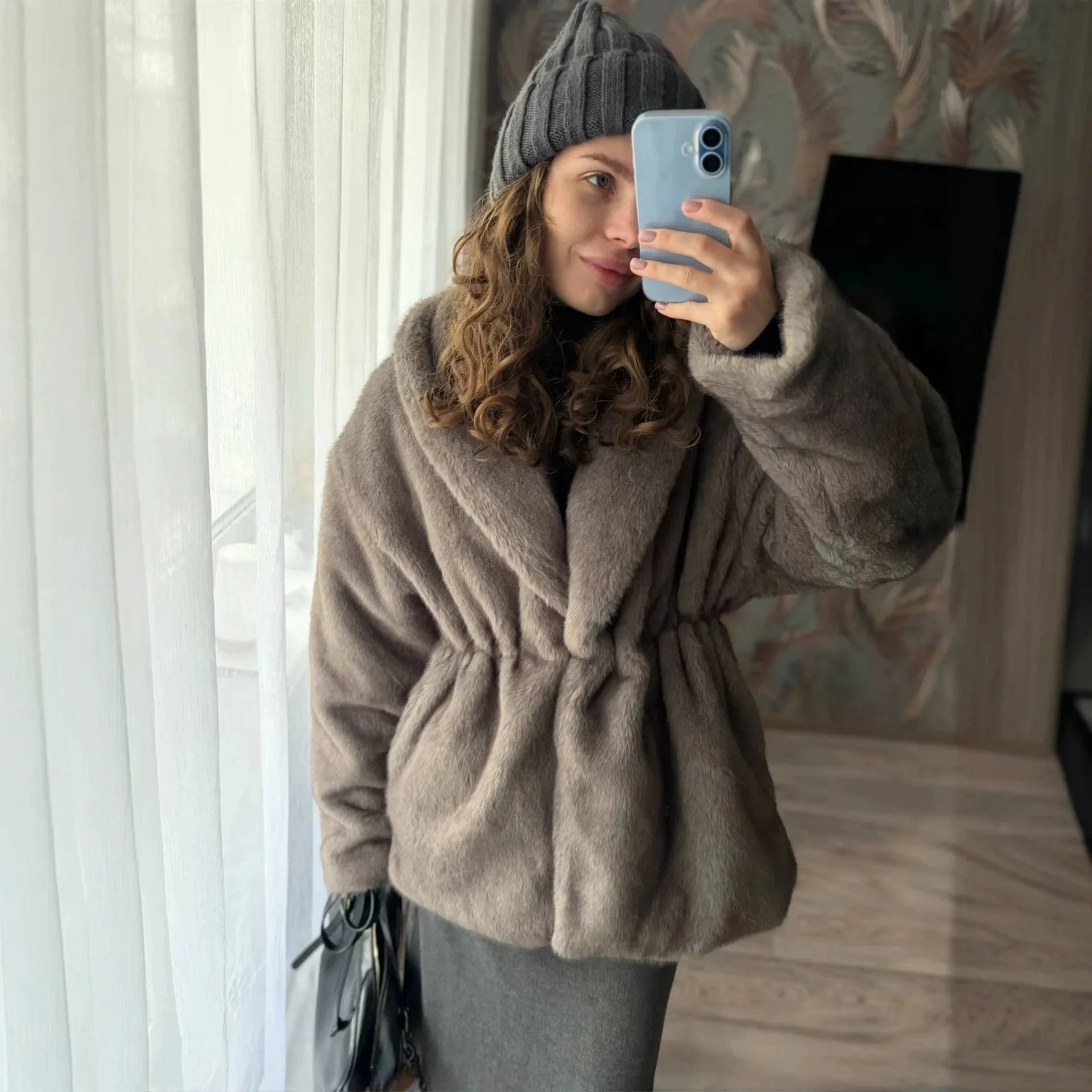 Women's Faux Fur Coat Winter Soft Plush Jacket with Cinched Waist Shawl Collar Warm Fluffy Faux Mink Fur Short Women's Outerwear