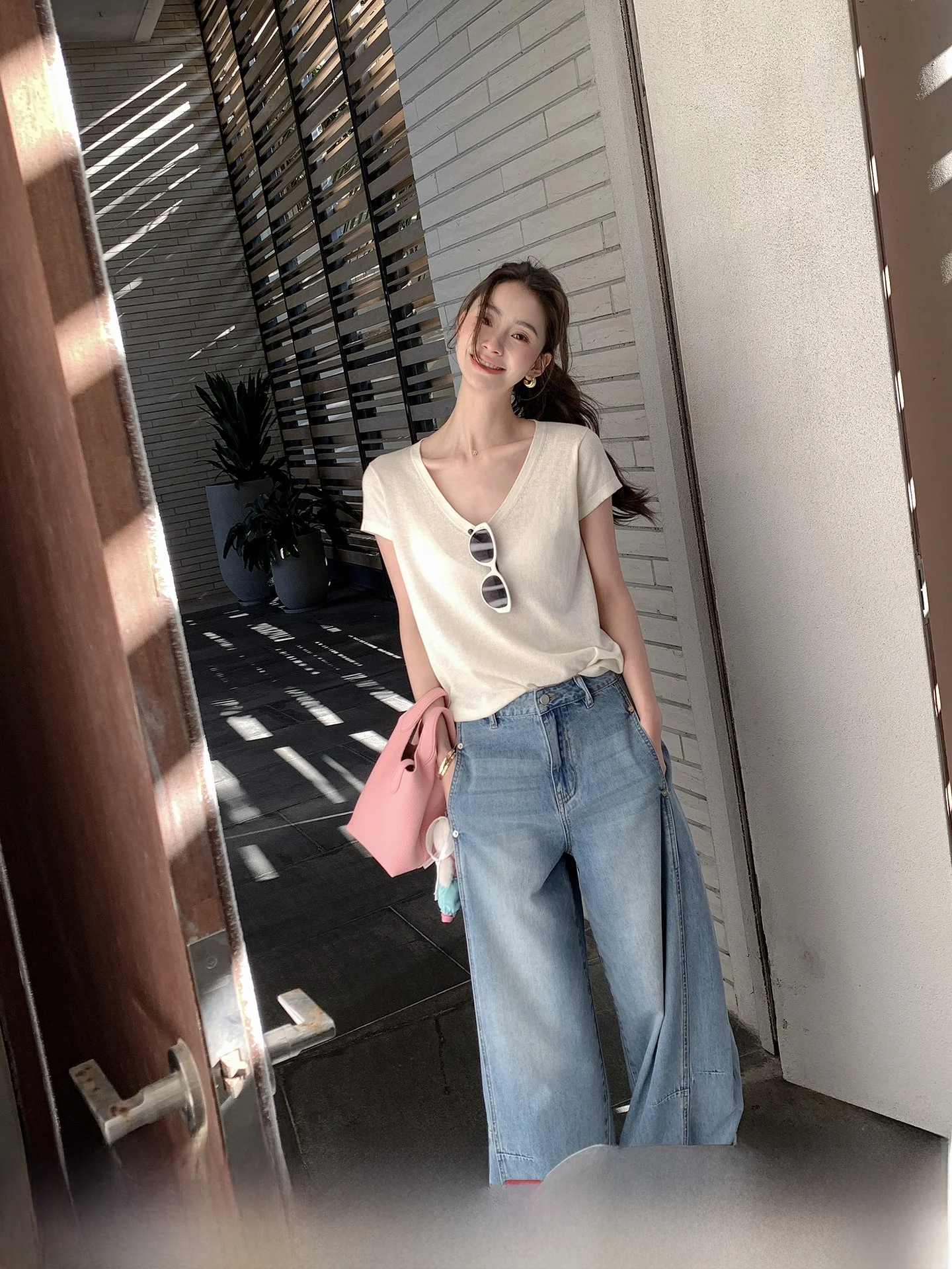 

LICKYSENIOR Women's Soft Jeans Loose Fit Summer Slimming Drapey Light Colored Straight Leg Long Pants Natural Waist Cotton
