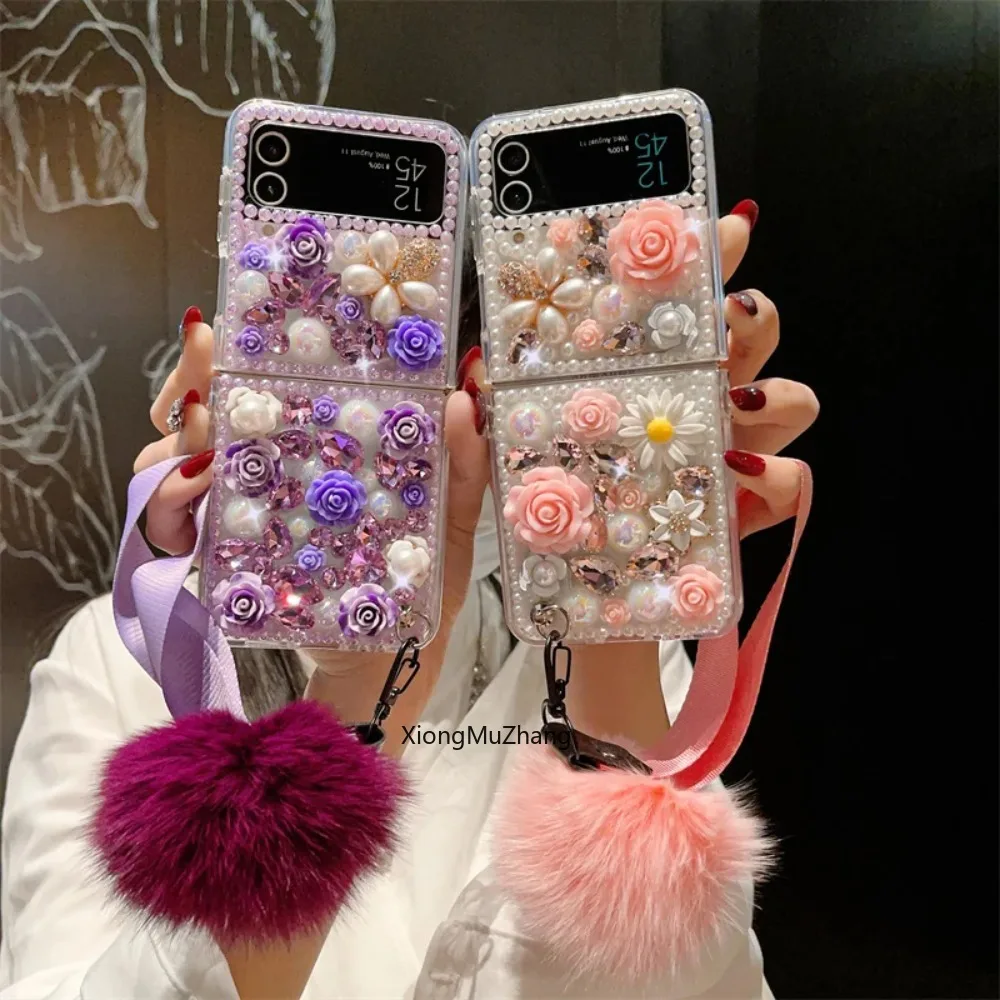

For MOTO Razr60 Ultra Unique Luxury Pearl Diamond Flower Wrist Fur Phone Case Cover for Motorola Razr 50 for Moto Razr40 Ultra