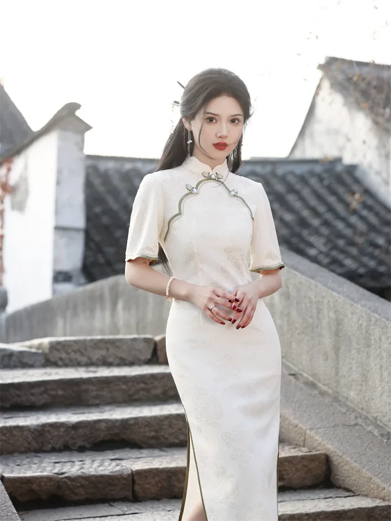 

Весенне-летний новый кружевной Cheongsam средней длины с круглым вырезом, темпераментный облегающий женский Cheongsam