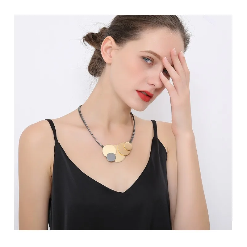 

Accessories Popular Simple Style Ladies Retro High-end Matte Collarbone Short Necklace