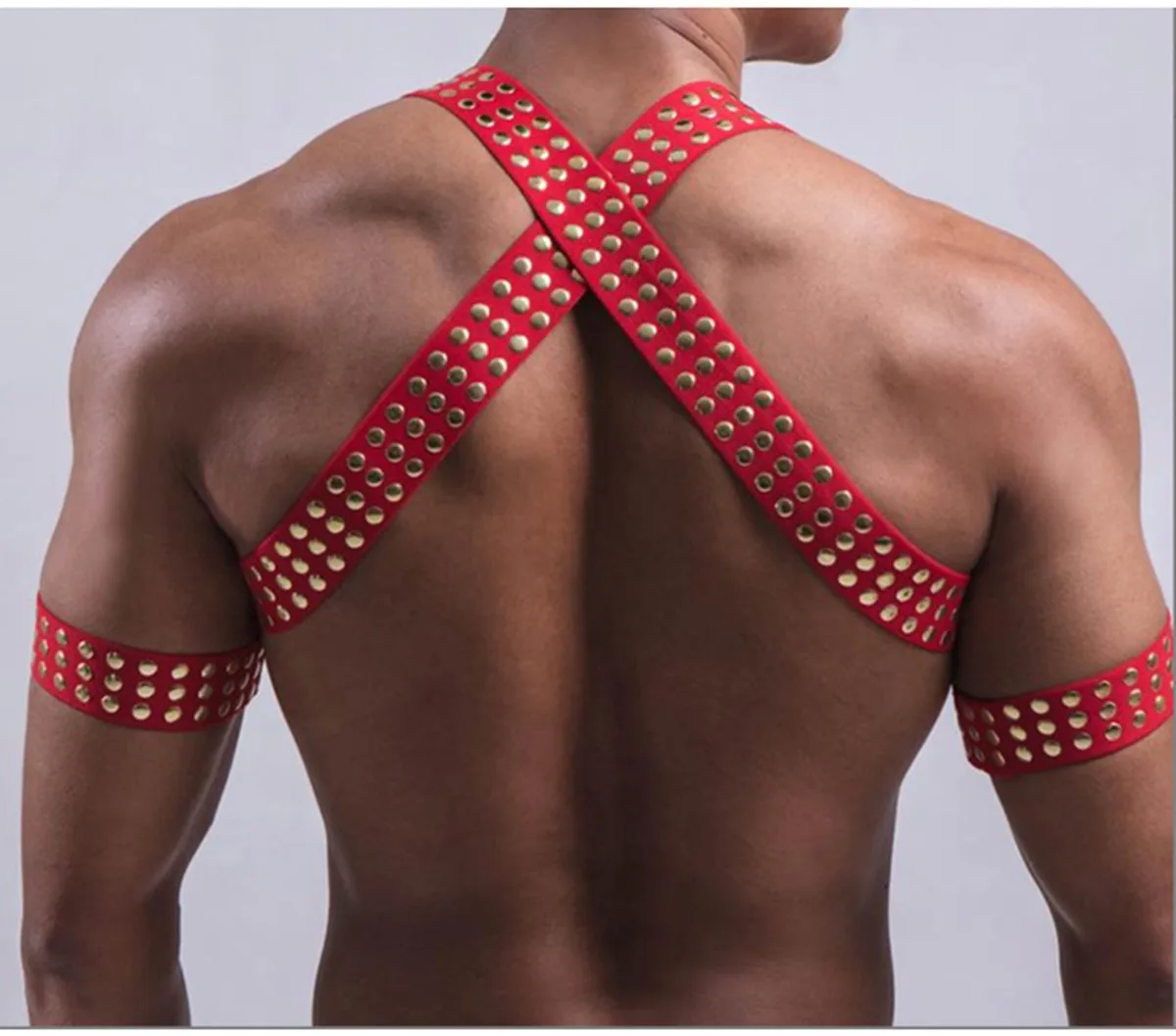 パンクメタルストレッチチェストストラップマッスルマンポールダンス服ナイトクラブバー Dj Ds アクセサリーパーティーカーニバルレイブ衣装 yj409