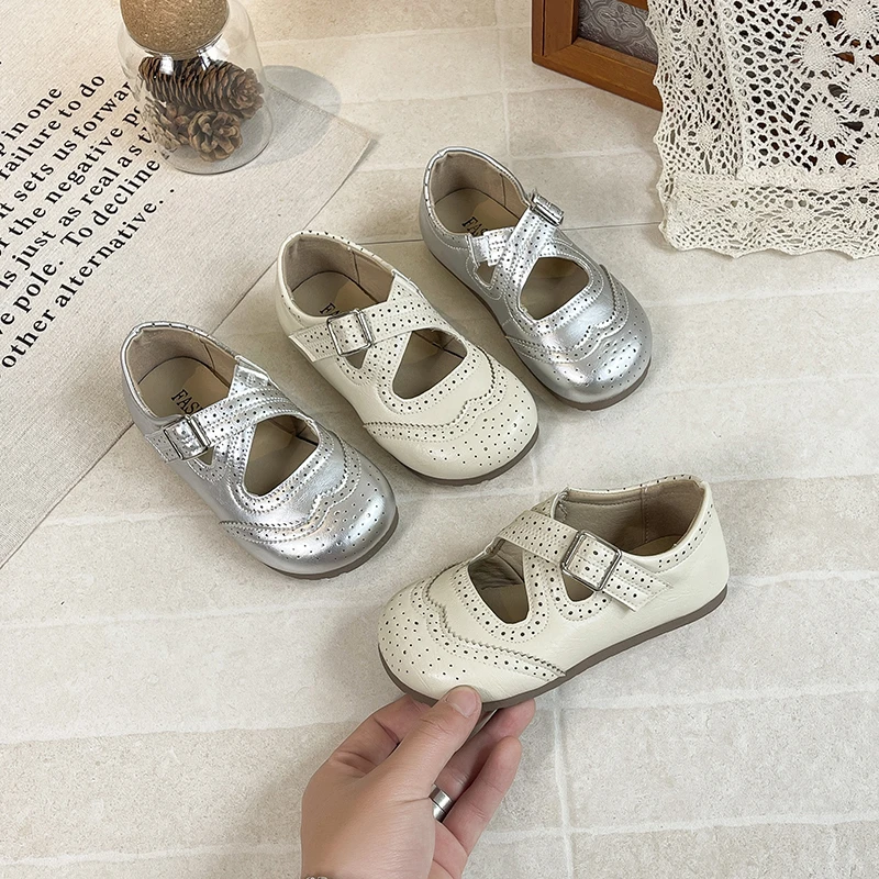 

Girls Soft Leather Dress Shoes with Buckle 2026 New Summer Toddler Ballet Flats Non-slip Simple Trendy Retro Party Wedding Shoes