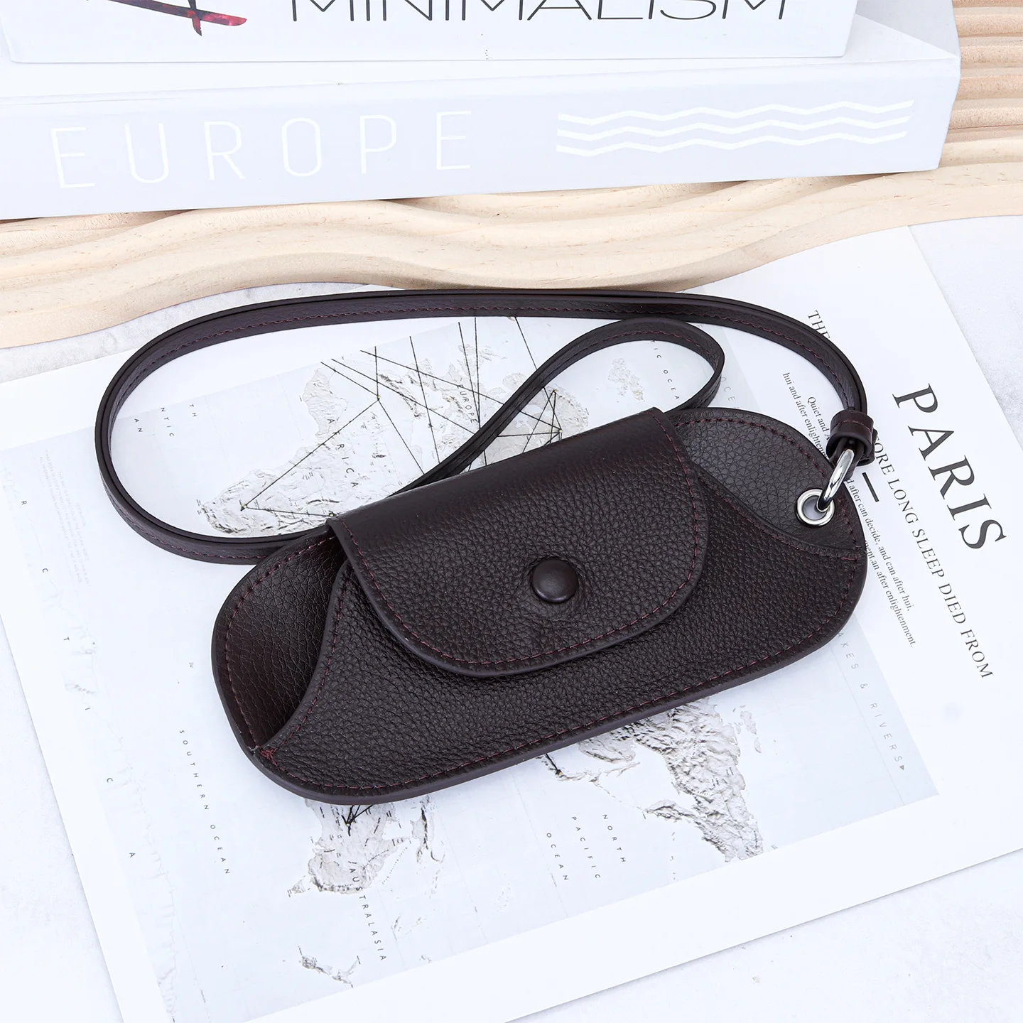 

Кожаный чехол для очков из натуральной кожи с ремешком на шею, магнитный держатель для очков, нейтральный чехол для солнцезащитных очков из коровьей кожи для чтения