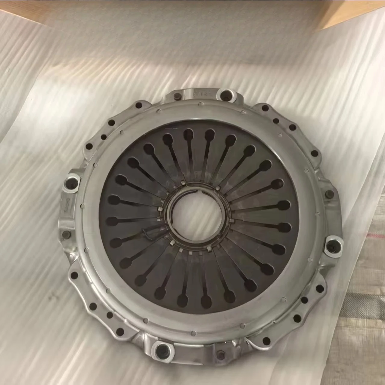 For Truck Spare Parts Clutch Pressure Plate 3482 081 232 Clutch Cover 31250-10560