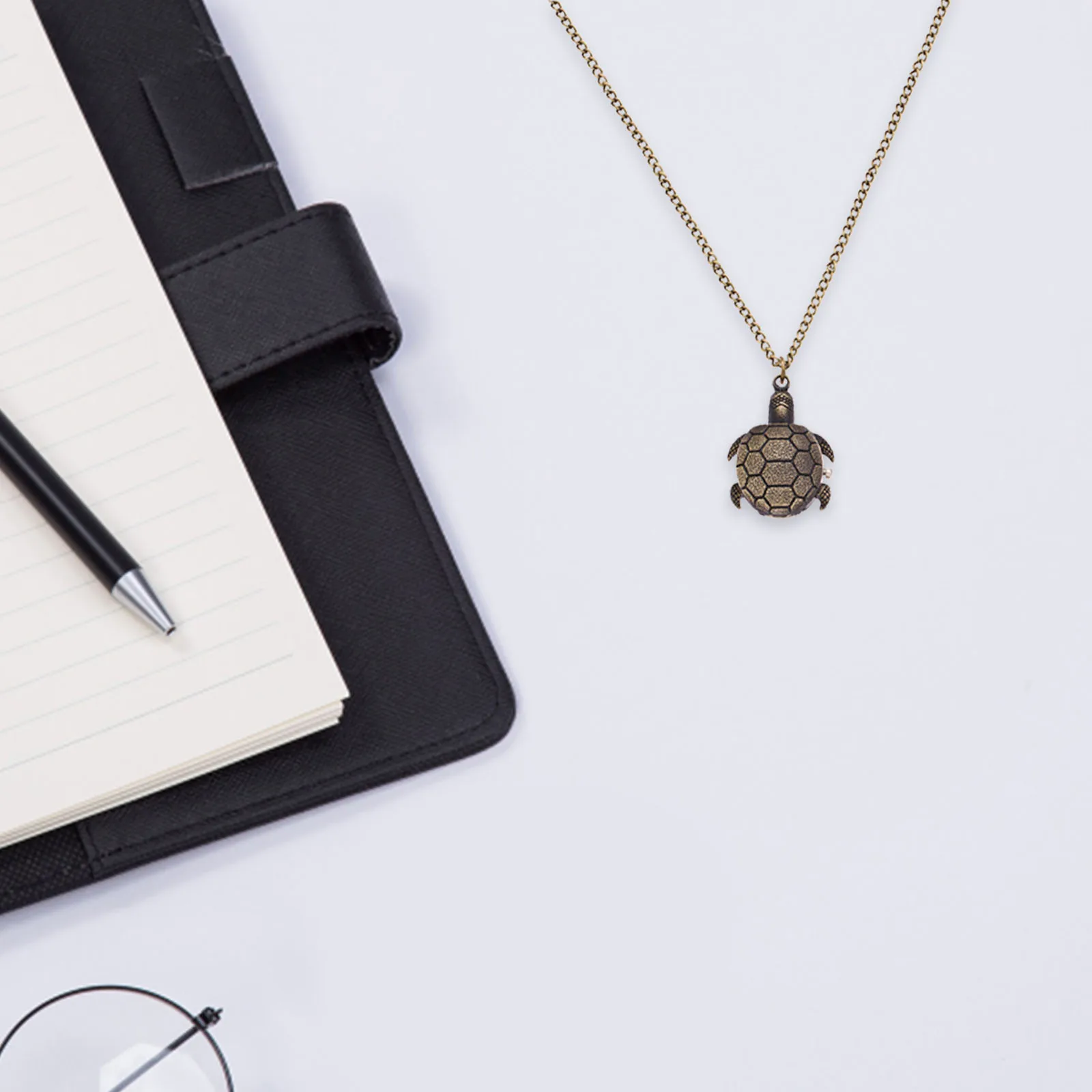 

1pc Vintage Quartz Pocket Watch Turtle Shaped Design Classic Retro Animal Pattern For Men Women Gift Chain Accessory