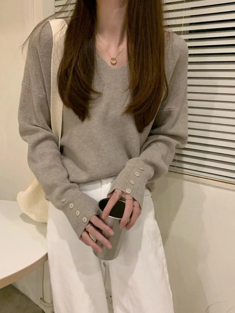 

Loose V-Ne Long Sve Knitted Sweater Women's Faionable Base irt Retro Slimming Top Casual Sle Winter Inner Wear