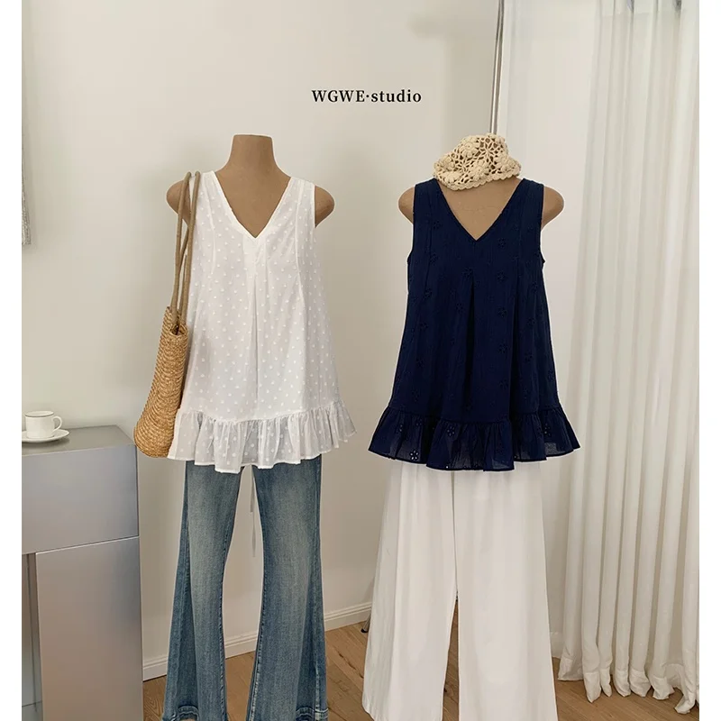 

Korean Style Hollow out V-Neck Women's Top Small Shirt Sleeveless Floral Belted Casual Fashion Spring Summer Shirt