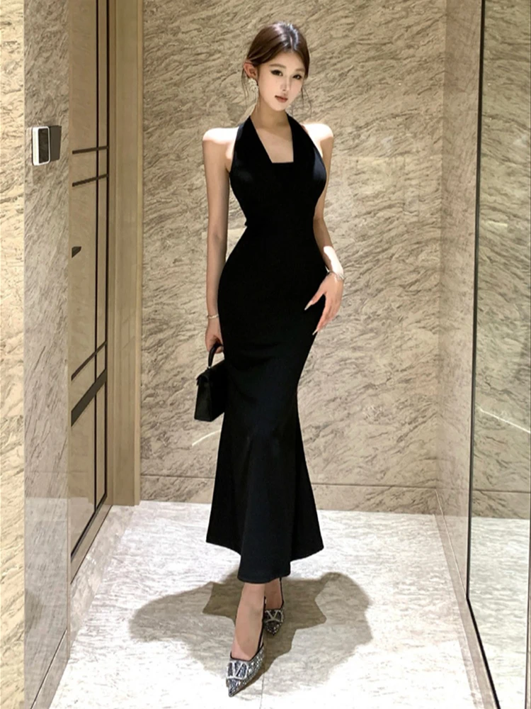 夏ホルターネックストラップレス女性ドレス黒ノースリーブカットアウトボディコンドレスセクシーな背中の開いたナイトクラブカクテルパーティーマキシドレス