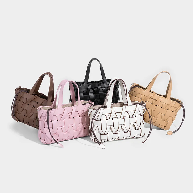 

New Fashion Women's Trendy Handwoven Hollow Design Shoulder Horizontal Handbag PU Leather Luxury Retro Simple Elegant Handbag