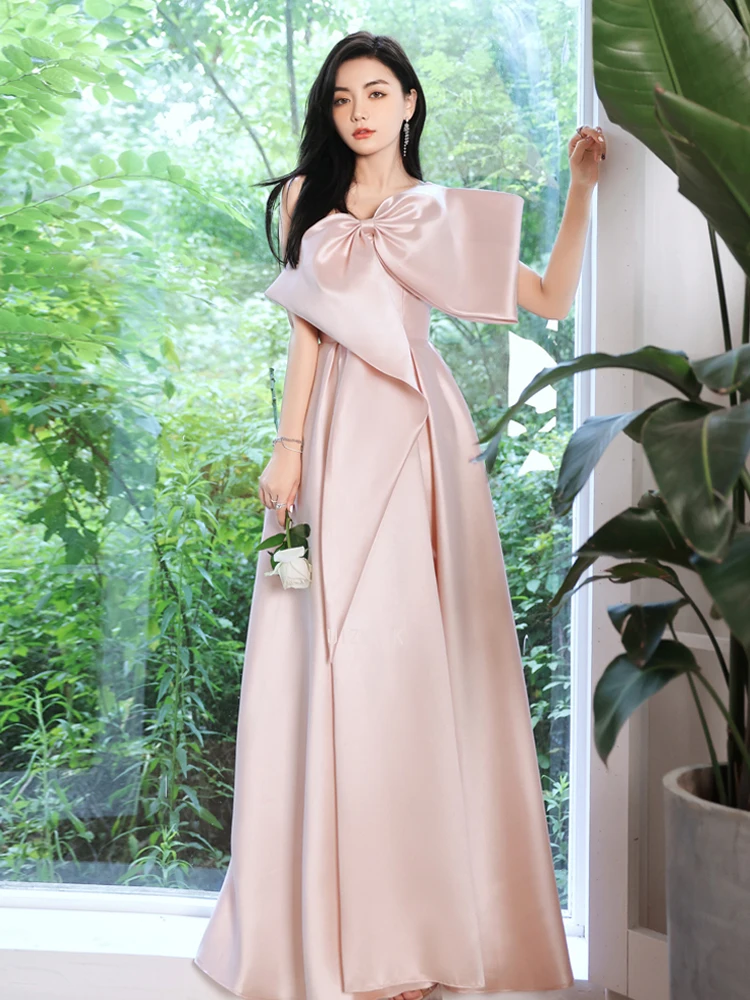 Abiti da sposa lunghi da festa con fiocco grande e monospalla Abito da sera a trapezio in raso da donna elegante rosa Abito da cerimonia formale di lusso leggero