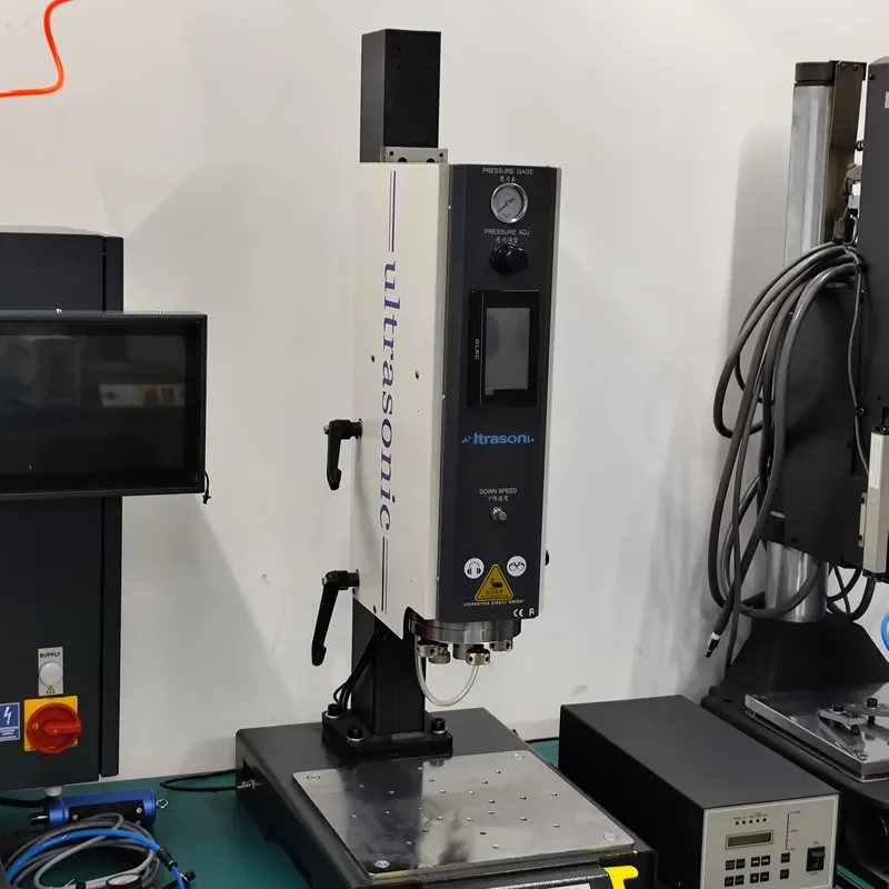 Heavy 20K 3600W Desktop Plastic Welder Auto Frequency Tracking for Hardware Thermoplastic Riveting Production
