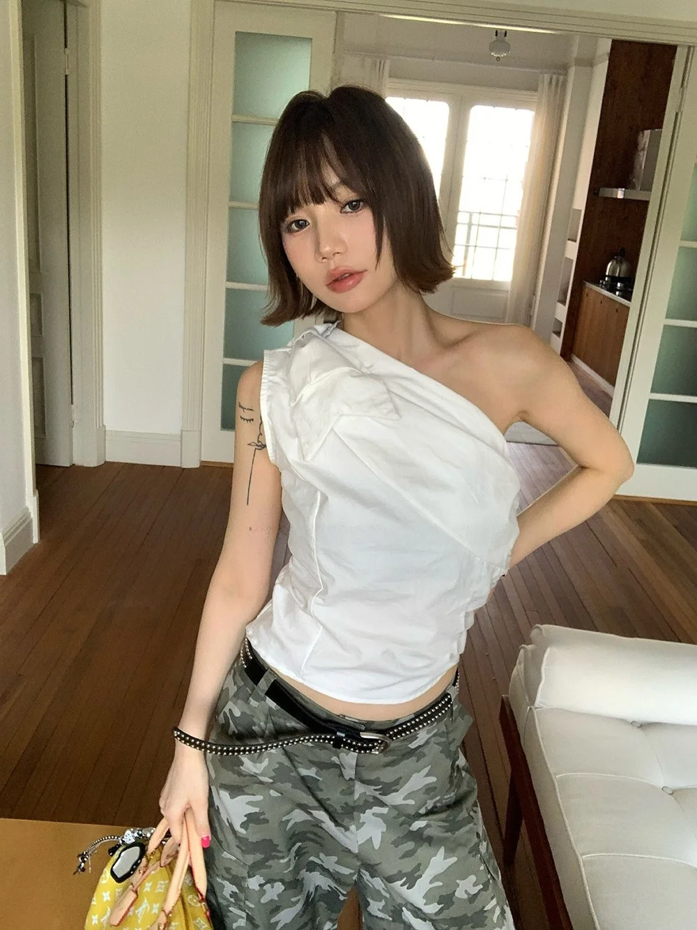 

Женский летний топ Spicy Girl с асимметричной бретелью, новый, облегающий, из чистого хлопка, для создания стройного силуэта