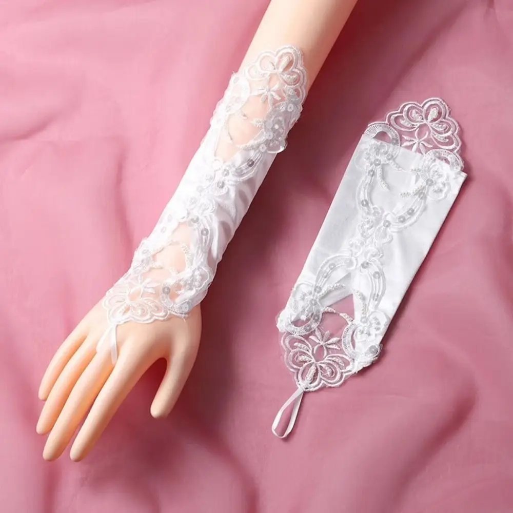 Retro Fashion Lace Embroidery Women’s Lace Gloves Sequin Hollow Out Wedding Gloves Retro Elegant Bridal Gloves Wedding