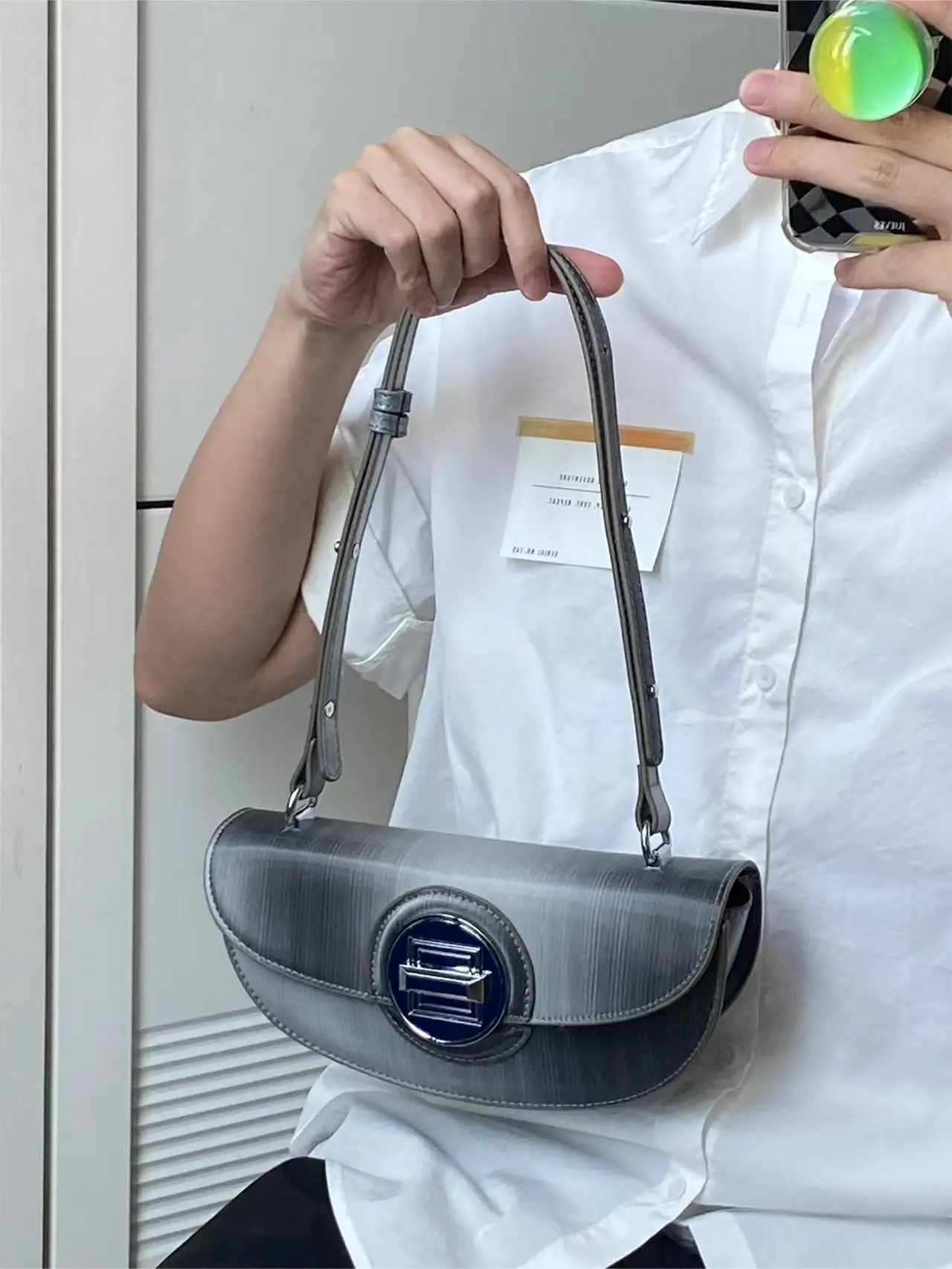 

Futuristic Gradient Tech Underarm Bag Women with Silver Buckle Large Capacity Half Moon Shoulder Bag Y2K Style Hot Girl Fashion