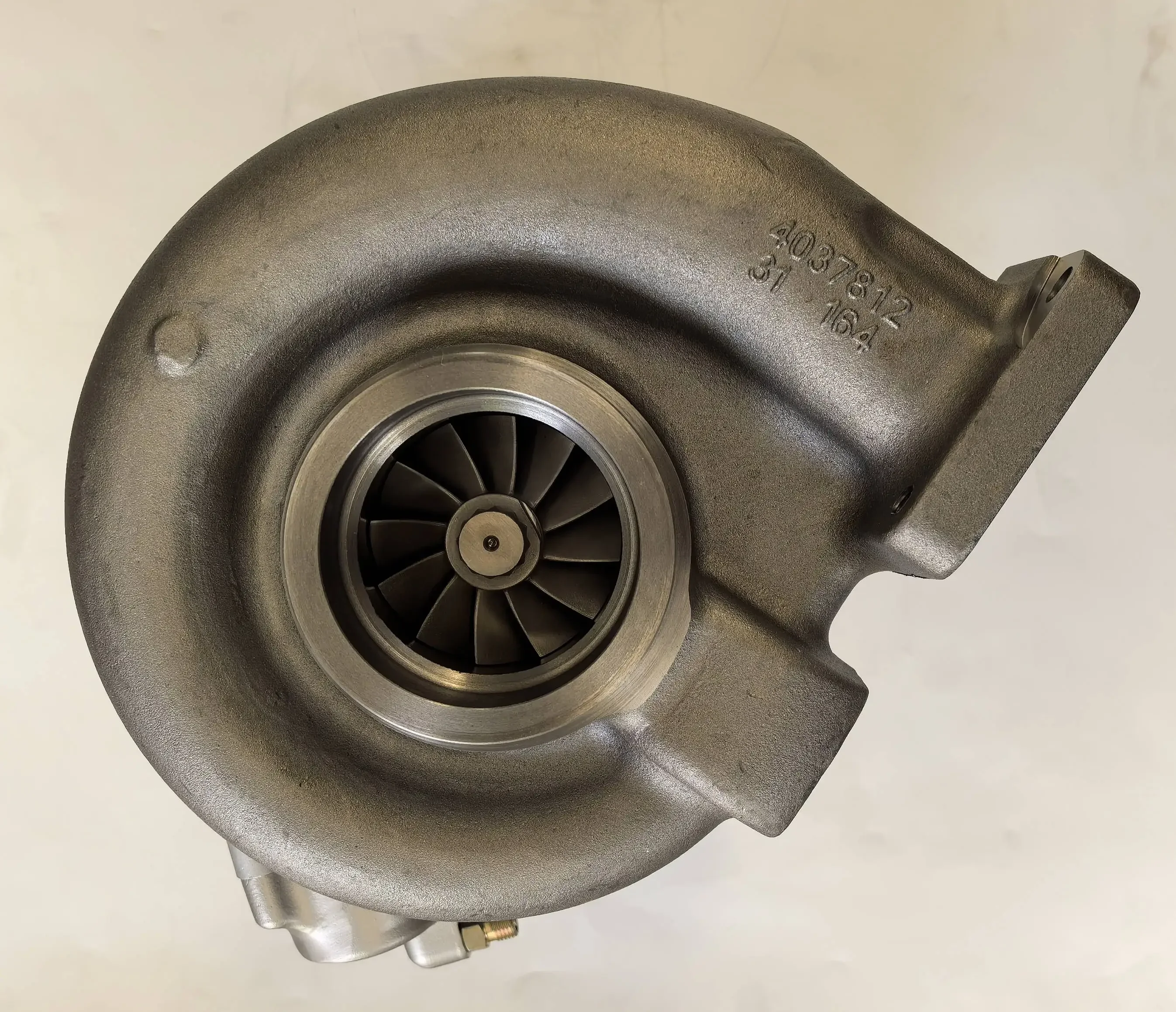 

2025 New HE531V Turbocharger 4038986 4041046 4041048 4043211 4043212 4043223 4043224 For Cummins ISM Turbo New Condition