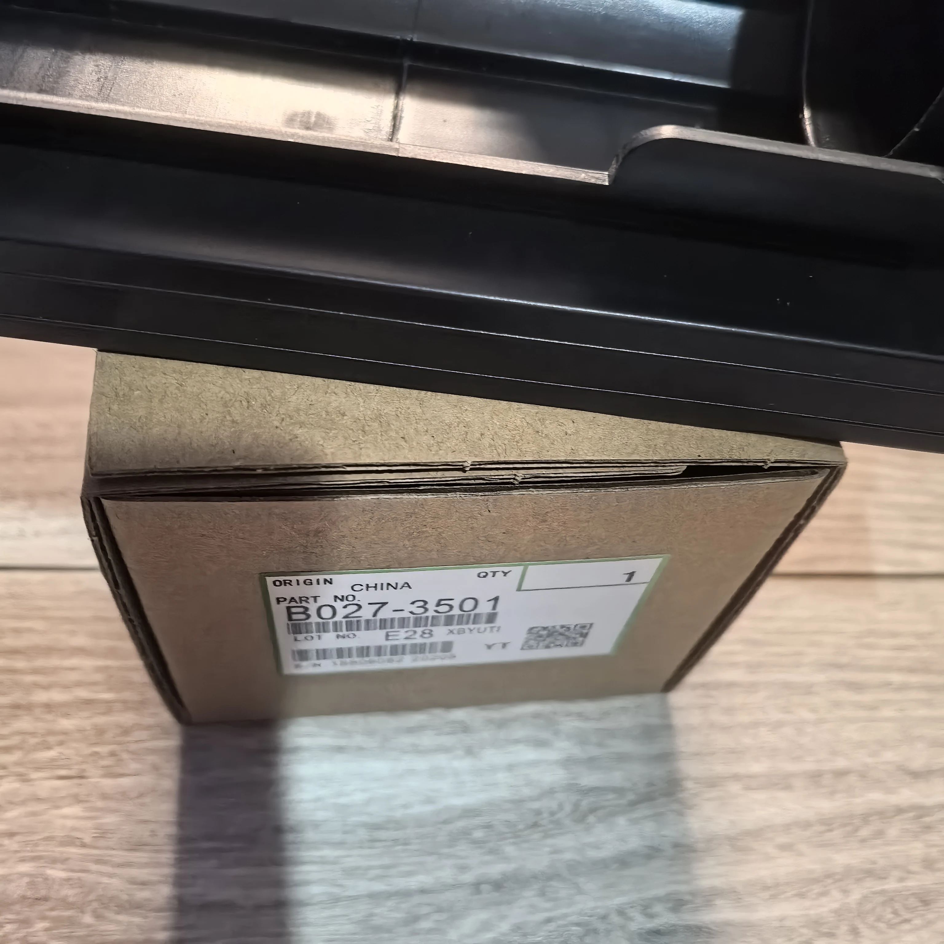 

Блок подачи тонера для использования в Ricoh MP 1027 2552 2553 3352 3353 3053 3553 2852 2853 2352 3351 2851 3030 3350 2550 B027-3501