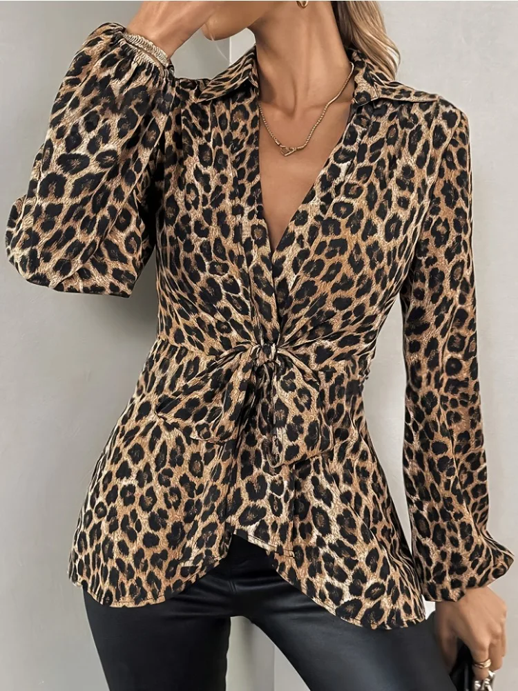 Nueva ropa de mujer, camisa de manga larga con cuello en V, moda con estampado de leopardo, manga acampanada con cordones, ropa Sexy ajustada para discoteca, Top de moda