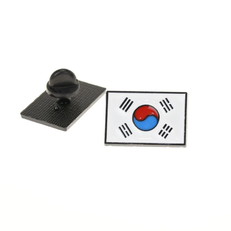 Spot zinc alloy die-casting metal cartoon national flags, brooches, chest badges, South Korean drip oil badges