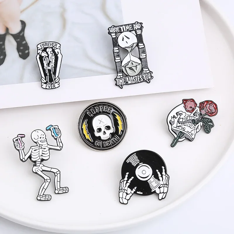 Punk Skull Series Brooch Retro Halloween Funny Skull Ghost Badge Pin Personalized Clothing Accessories